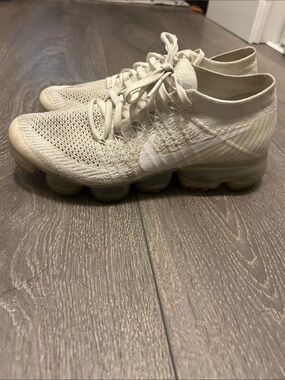 Nike VaporMax Flyknit Sneakers - Cream/White
